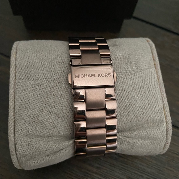 Michael Kors Watch - Picture 3 of 5
